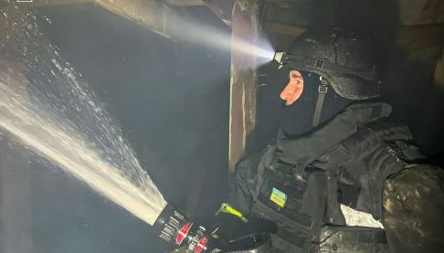 Дрони ворога атакували будівлю в Великому Бурлуці: без жертв