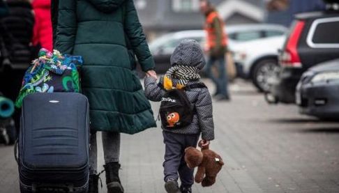 Харківщина: Примусова евакуація сіл під обстрілами – як допомогти