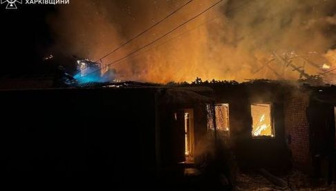 В Богодухові ліквідували масштабну пожежу в багатоповерхівці: постраждалий