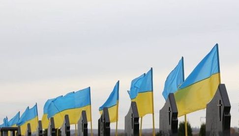 Вандалізм на кладовищі пам’яті в Златопільї: Розлючені родини вимагають покарання