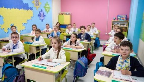 Повернення до Харкова: Підземні школи стимулюють відновлення сімей
