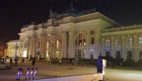 Економія енергії: Укрзалізниця припинила зовнішнє освітлення на вокзалах