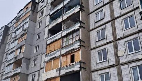Відновлення Харкова: Повернення Життя до Зруйнованої Багатоповерхівки