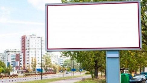 Харків змушений демонтувати сотні рекламних конструкцій без власників
