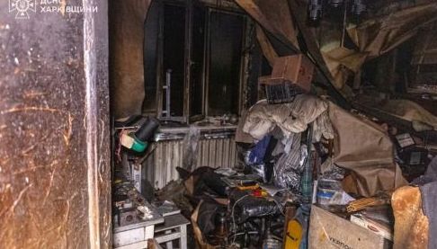 Рятувальники врятували старого чоловіка та його доньку від пожежі в Харкові