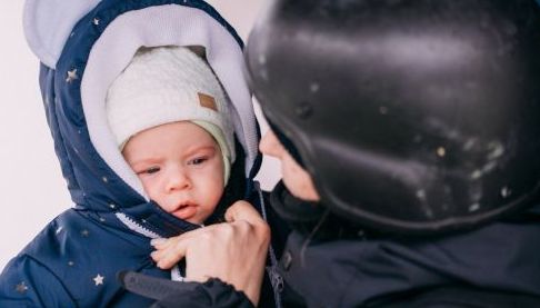Героїчна евакуація: поліція та волонтери врятували дітей з прифронтового села