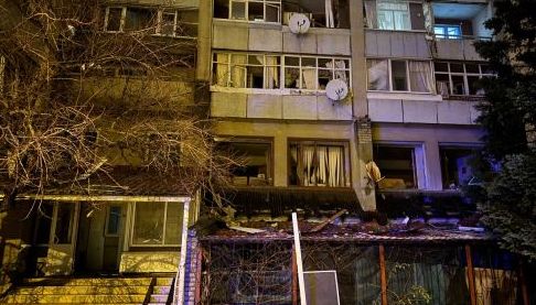 Масштабний обстріл Харкова: російська ракета та десятки дронів
