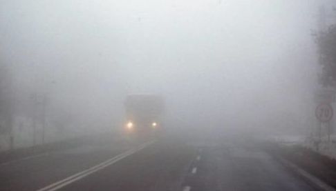 Небезпечні умови на дорогах Харковащини: Туман та ожеледь