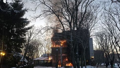 В Харкові охоплено вогнем приміщення ресторану ‘Той самий баранчик’