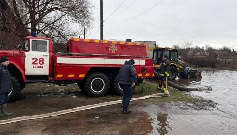 В Ізюмі Харковащини ліквідація наслідків підтоплення вулиць та дворів
