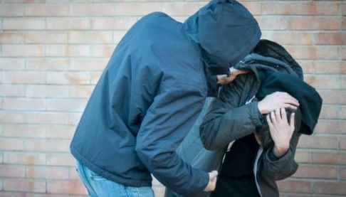 У Чугуївському районі затримано чоловіка, який завдав серйозних травм знайомому