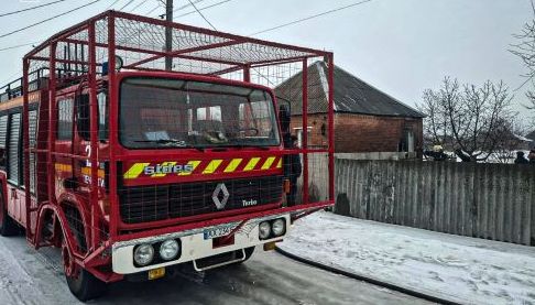 Пожежа в будинку на Харківщині після атаки дрона