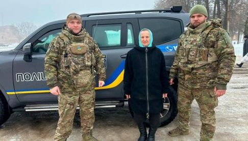 Гуманітарна місія: Волонтери та поліція евакуювали мирних жителів з Куп’янського району Харківщини