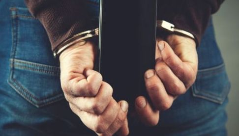 У Харкові затримали серійного крадія телефонів: йому загрожує до 8 років ув’язнення