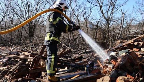 Обстріл Дергачів: Пошкодження житлових будинків та господарчих споруд