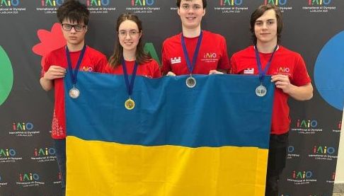 Харківські школярі здобули нагороди на міжнародних змаганнях з ШІ та програмування