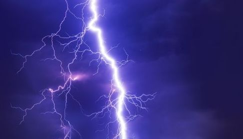 Негода в Харкові: попередження про грозу 1 квітня