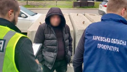Схема отримання водійських прав за гроші: у Харкові затримали підозрюваного