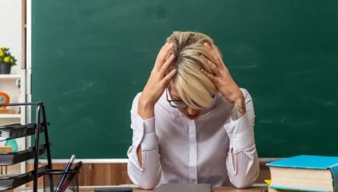 Кібербулінг учителів у ліцеї на Харківщині: справу передали до поліції