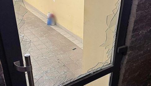 Поліція з’ясовує обставини вибуху біля супермаркету в Харкові