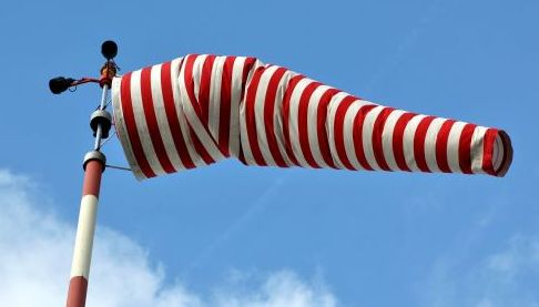Сильний вітер у Харкові: попередження про небезпеку