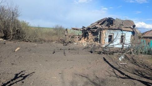 Атака дронами та авіабомбами на село Лютівка в Харківській області