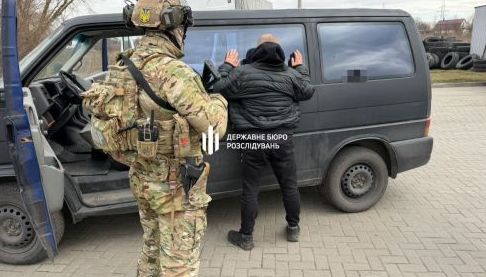 Затримання командира батареї за підозрою у продажу дронів на Харківщині