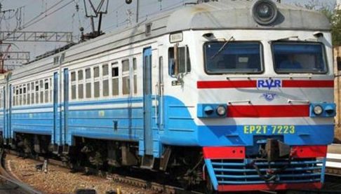 Зміни в русі приміських поїздів на Харківщині у квітні