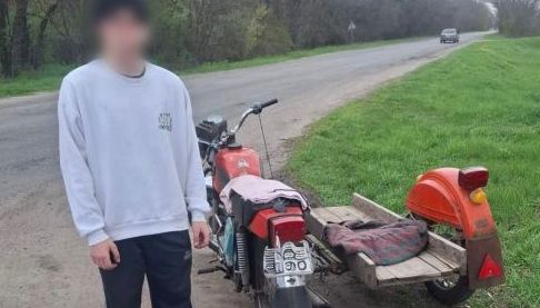 Неповнолітній водій без прав і шолома: інцидент на Харківщині