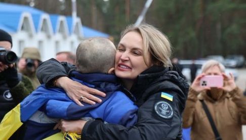 Повернення українських військових з полону: нові надії