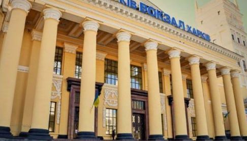 ДТП за участю пасажирського поїзда на Харківщині