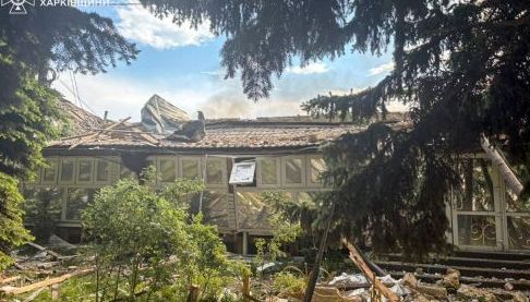 Внаслідок атаки в Великому Бурлуку Харківської області спалахнуло кафе