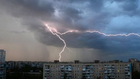 Погода в Харкові та області: Утворилися умови ураганного вітру та граду
