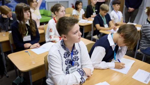 Візит делегації США та ЮНІСЕФ до харківської метрошколи: плани щодо нових кабінетів