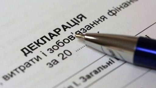 Мільйонні подарунки готівкою: нова декларація харківської чиновниці військкомату