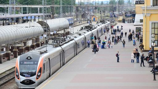 Затримка трьох приміських поїздів на Харківщині 18 вересня