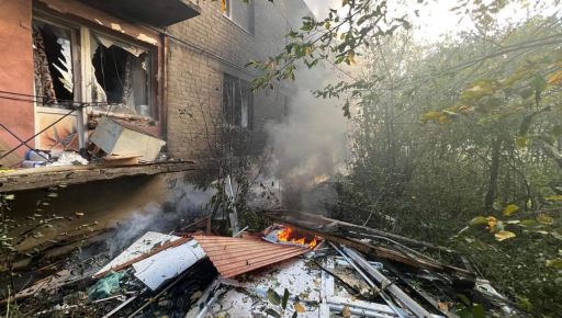 Наслідки ворожих обстрілів на Харківщині: пожежа у Шевченковому та пошкоджена інфраструктура